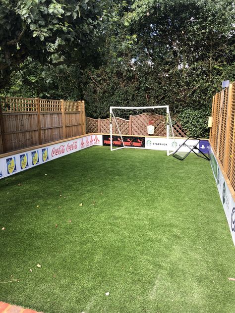 Football Garden Ideas, Small Soccer Field Backyard, Garden Football Pitch, Mini Soccer Field Backyard, Backyard Soccer Field, Soccer Backyard, Garden Play Area, Backyard Soccer, Football Garden