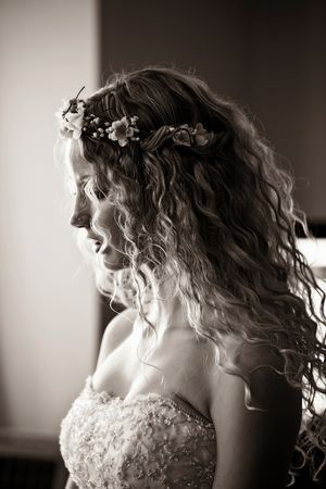 Hair Curly Wedding, Wedding Hairstyles Curly, Wedding Curls, Curly Bridal Hair, Long Natural Curly Hair, Romantic Hair, Natural Wedding Hairstyles, Curly Wedding Hair, Hippie Hair