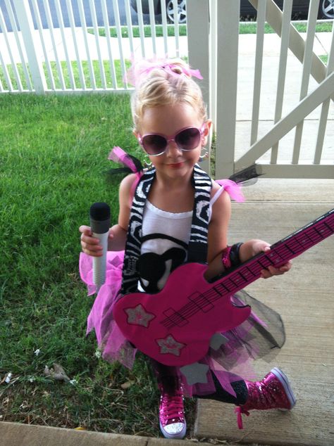 Rock Star Barbie costume- Halloween 2012--she won 1st place in the costume contest with this one!! Rockstar Barbie Costume, Girls Rock Star Costume, 80s Rocker Chick, Rock Trolls, Rockstar Costume, Pop Star Costumes, Pop Star Party, Muppets Party, Punk Rock Girls