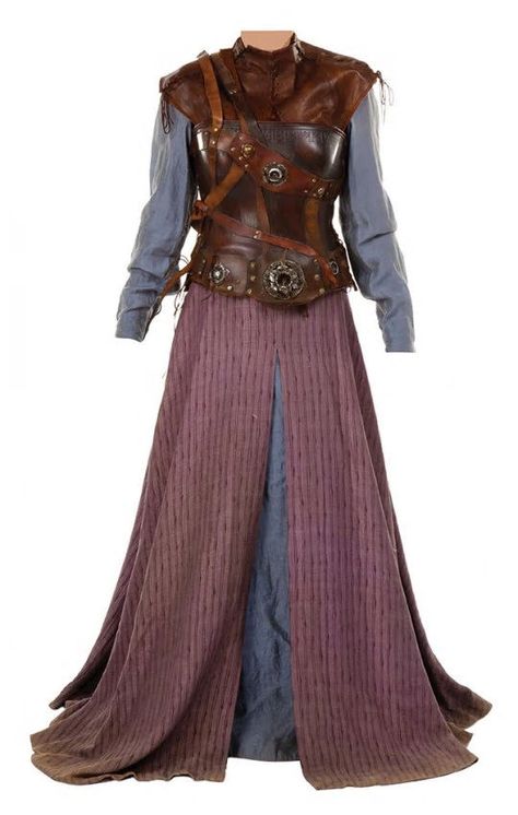 Susan Pevensie castle raid costume/armour from The Chronicles of Narnia: Prince Caspian Narnia Dresses, Chronicles Of Narnia Prince Caspian, Narnia Costumes, Narnia Prince Caspian, Peter Pevensie, Susan Pevensie, Costume Armour, Prince Caspian, The Chronicles Of Narnia