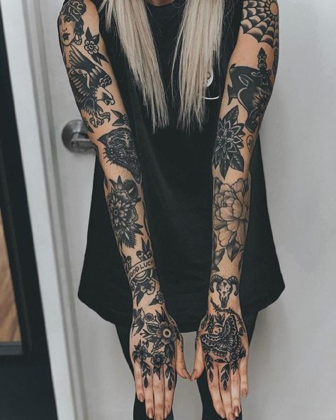 Traditional Tattoo Sleeve Filler, Traditional Tattoo Filler, Old School Tattoo Sleeve, American Traditional Sleeve, Traditional Tattoo Woman, Inspiring Tattoos, Tattoo Sleeve Filler, Tattoos Aesthetic, Traditional Tattoo Inspiration