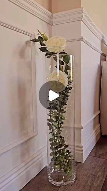 Diy Tall Glass Vase Centerpieces, Tall Clear Glass Vases Decor Ideas, Tall Vase Ideas, Large Glass Vase Ideas, Tall Glass Vase Filler Ideas, Tall Clear Vase Filler Ideas, Tall Glass Vase Decor, Large Glass Vase Filler Ideas, Clear Glass Vases Decor Ideas