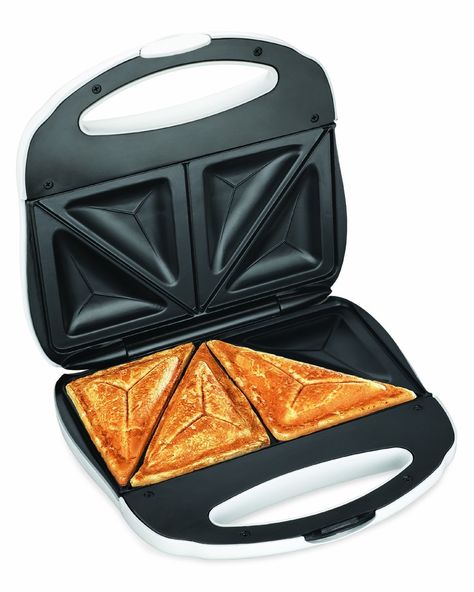 A sandwich toaster to help you realize the perfectly golden triangles of your dreams. Grilled Cheese Maker, Sandwich Maker Recipes, Quesadilla Maker, Dinner Sandwich, Grill Sandwich, Breakfast Sandwich Maker, Breakfast Maker, Pizza Pockets, Panini Press