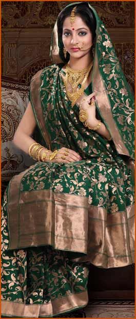 Dark Green Pure Banarasi Silk Saree with Blouse Paithani Dress, Onam Sarees, Yeola Paithani, Sarees Bridal, Indian Sari Dress, New Saree Designs, Silk Saree Kanchipuram, Paithani Sarees, Indian Bride Outfits