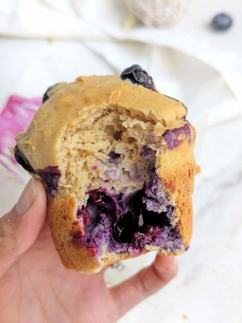 Single Serve Blueberry Protein Muffin is so massive, it will redefine your life! A healthy blueberry muffin for one with no added sugar and very little fat! Desserts With Protein, Desserts With Protein Powder, Protein Mug Muffin, Muffin For One, Protein Powder Baking, Protein Powder Muffins, Bariatric Snacks, Single Serve Dessert Recipes, Blueberry Protein Muffins