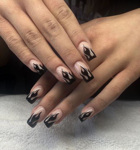 Short Nails Flame Design, Black Flame Nails Short, Gothic Square Nails, Black Flame Nail Art, Square Flame Nails, Flame Nails Short, Black Fire Nails, Short Nails Tips, Goth Short Nails