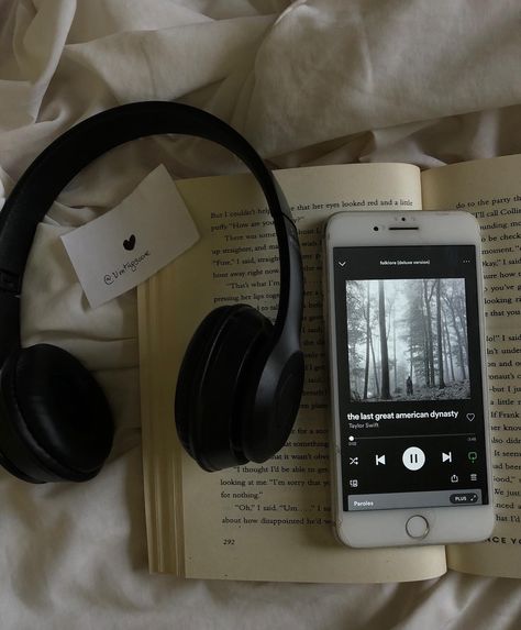 Headphones On Book, Earphones Aesthetic, Over The Ear Headphones, Book Story, Ear Headphones, Earbud Headphones, The Ear, Book Inspiration, Over Ear Headphones