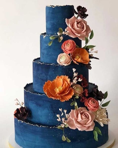 Global Sugar Art on Instagram: “Classic colors on a gorgeous cake by @ninecakes  2020 Cake Trend 5: Blue Cakes ~ This year's Pantone Color of the year is Classic Blue💙💙…” Dark Blue Wedding Cake, Wedding Cake Dark Blue, Wedding Cake Dark, Most Beautiful Wedding Cakes, Navy Cake, Blue Wedding Cake, Dark Blue Wedding, Wedding Cake Pearls, Colorful Wedding Cakes