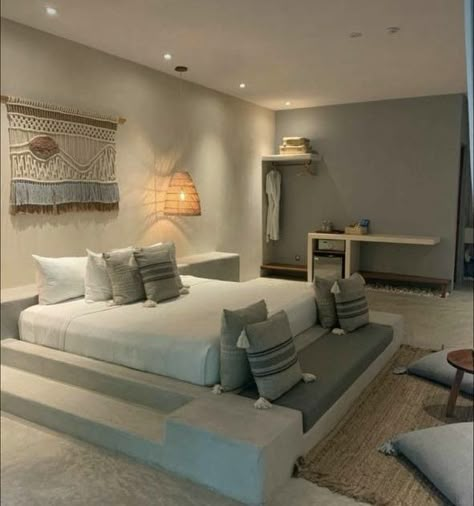 2 Bed Hotel Room, Greek Bedroom Decor, Greek Bedroom Ideas, Greek Bedroom, Concrete Bed, Concrete Bedroom, Bali Bedroom, Comfortable Bedroom Decor, Light Furniture