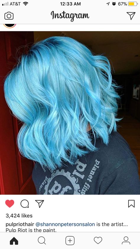 Light Blue Hair Dye, Hair Inspiration Medium, Blue Hair Dye, Bright Blue Hair, Short Blue Hair, Dyed Hair Blue, Light Blue Hair, Short Hair Color, Hair Color Blue