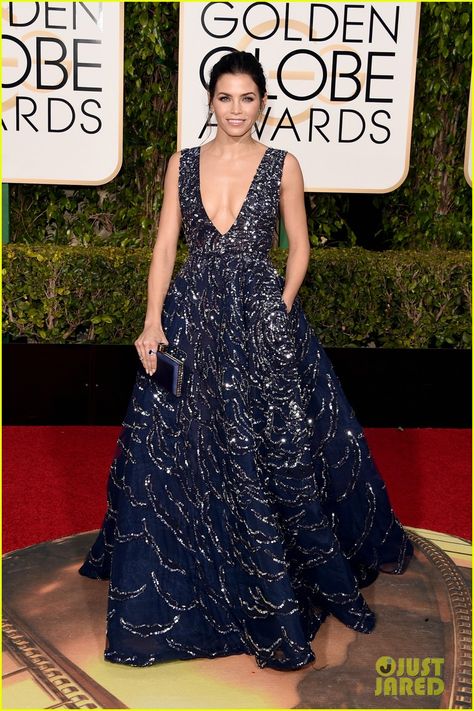 Channing Tatum's Golden Globes Hair Is All the Buzz on Twitter | channing tatum jenna dewan golden globes 2016 12 - Photo Golden Globes Hair, Golden Globes 2016, Lorraine Schwartz, Golden Globes Red Carpet, Jenna Dewan, Red Carpet Gowns, Atelier Versace, Sequin Gown, Golden Globe