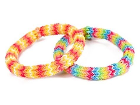 Our picks for the 10 best toys of 2013 from small companies. Can you guess what made #1? Wristband Diy, Crazy Loom, Loom Bands Tutorial, Rainbow Loom Bracelets Easy, Fun Loom, Loom Love, Rainbow Loom Tutorials, Fishtail Bracelet, Loom Band Bracelets