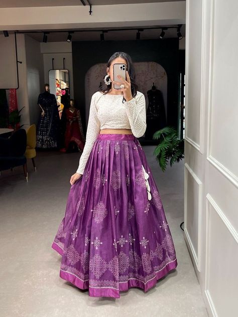 Etsy Lehenga Choli, Purple Chaniya Choli, Croptop Lehenga Designs, Cloths References, Ghagra Designs, Indian Ghagra, Ghagra Choli Designs, Green Lengha, Lehenga Stitched