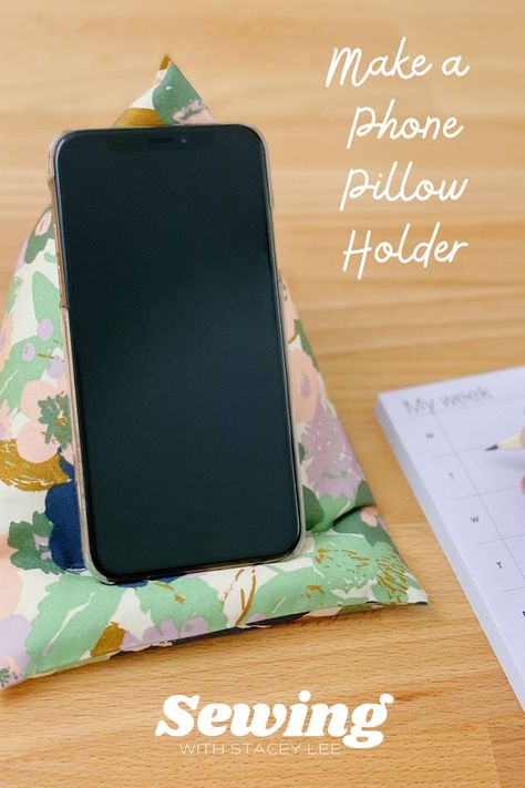 Bean Bag Phone Holder, Pillow Holder, Cell Phone Cases Diy, Diy Phone Stand, Things To Sew, Lap Quilt Patterns, Serger Sewing, Diy Sewing Gifts, Crafts Sewing Projects