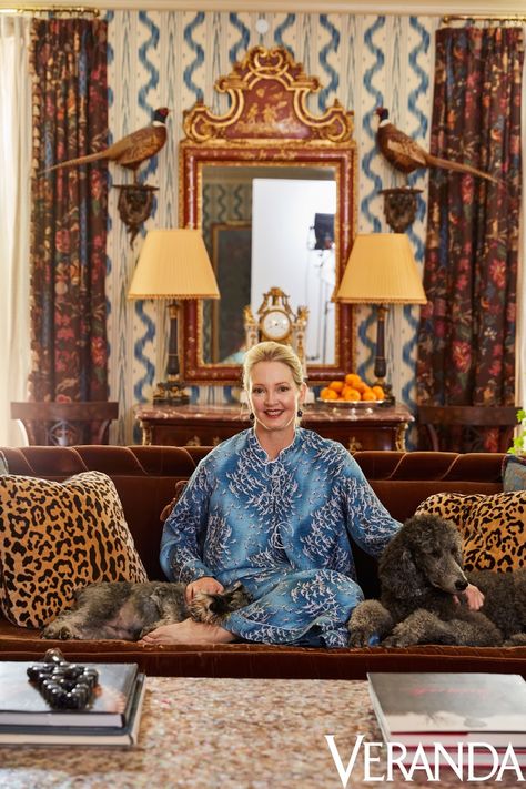 I was so thrilled to open up the November issue of Veranda magazine and spy my friend Danielle Rollins and a gorgeous feature on her... Palm Beach Interior Design, Danielle Rollins, Beach Interior Design, Veranda Magazine, Beach Interior, Show House, Chinoiserie Style, Maximalism, Country Style Homes