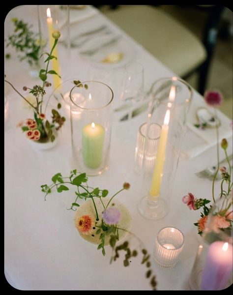 Minimalist Wedding Table Decor, Ikebana Wedding, August Wedding, Nontraditional Wedding, Head Table, Wedding Table Settings, Wedding Dress Trends, Table Arrangements, Wedding Mood