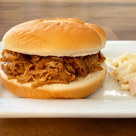 Chicken Recipes With Ranch Packet, Recipes With Ranch Packet, Barbecue Shredded Chicken, Ranch Shredded Chicken, Crock Pot Barbecue, Shredded Chicken Recipe, Pork Crockpot Recipes, Ranch Packet, Chicken Tonight