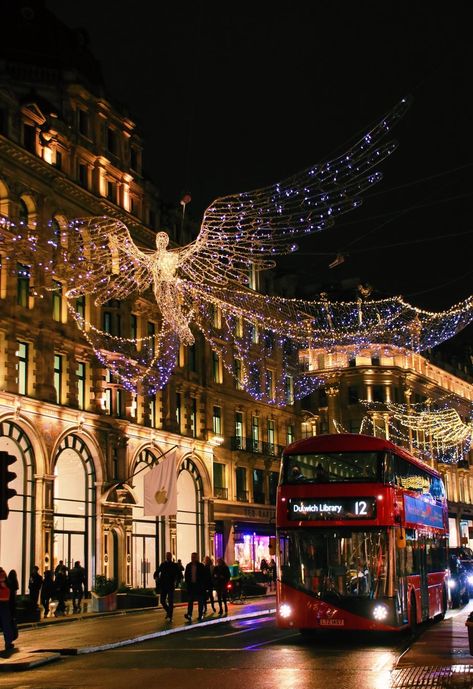 London In Christmas Time, London In December Aesthetic, Winter London Aesthetic, Christmas London Aesthetic, London Aesthetic Christmas, London Aesthetic Winter, London Christmas Aesthetic, London In May, Uk Aesthetic