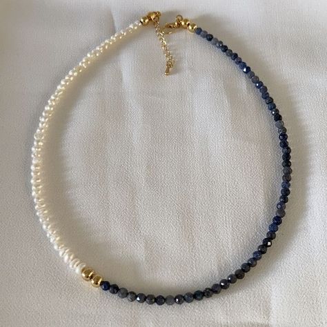 Beautiful Sapphire Necklace Gold Bead Jewelry, Simple Bead Necklace Ideas, Chain Bead Necklace, Top Jewelry Trends 2023, Natural Stone Beaded Necklace, Neckles Ideas, Beading Necklaces Ideas, Chain And Bead Necklace, Beaded Necklace Inspiration