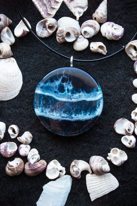 Sea necklace Resin Beach Jewelry, Seni Resin, Wood Resin Necklace, Resin Beach, Epoxy Jewelry, Heart Resin, Wood Resin Jewelry, Resin Pendants, Ocean Necklace