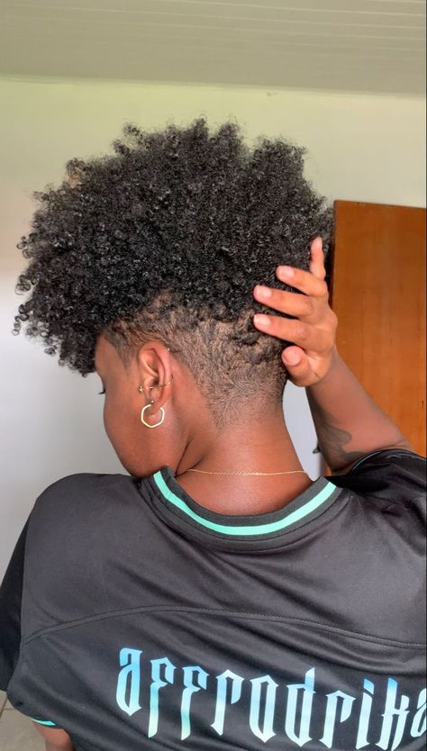 Twa Undercut Tapered, Tapered Undercut Natural Hair, Natural Hair Undercut, Undercut Natural Hair, Natural Tapered Cut, Natural Short Cuts, Aesthetic Surgeon, Big Chop Natural Hair, Side Fade