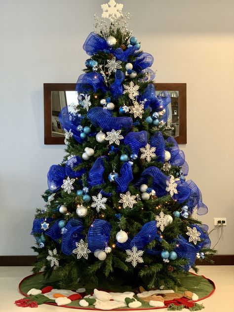 Christmas Tree Decorations Blue Silver, Royal Blue And Silver Christmas Tree, Royal Blue Christmas Tree Decoration, Christmas Tree Themes Colors Blue, Christmas Tree Decor Ideas Blue, Christmas Tree Blue Decorations, Christmas Tree Ideas Blue, Blue And Silver Christmas Tree Ideas, Royal Blue Christmas Tree