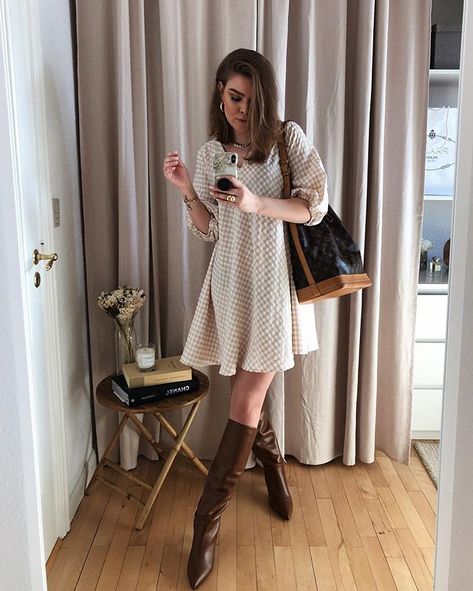 Instagram'da Linnéa Funk: “Dressed up and ready to go to the kitchen for a snack 🧁 (annonce/post includes gifted items)” Lv Bucket Bag, Bucket Bag Outfit, Vuitton Outfit, Bag Outfit, Vintage Outfit, Spring Style, Tshirt Dress, Plus Size Outfits, Spring Fashion