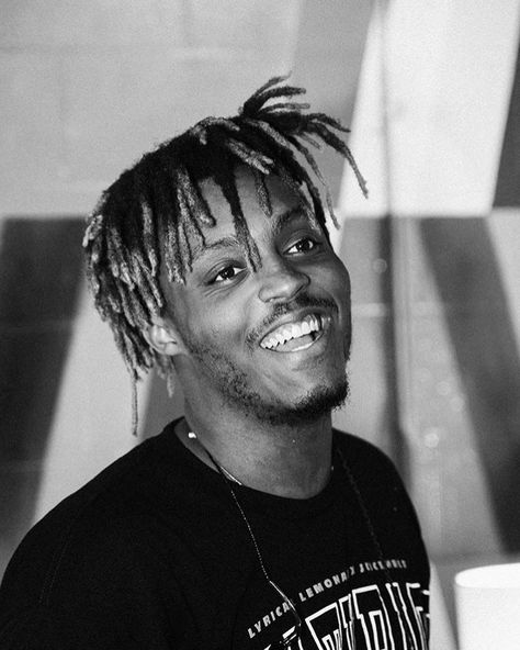 Juice WRLD 9 9 9 on Instagram: “You changed the Wrld 🐐🖤” Juice Wrld Wallpaper, White Wallpapers, Juice Rapper, Rapper Wallpaper Iphone, Just Juice, Rapper Quotes, Rap Wallpaper, Wallpaper White, Rap Artists