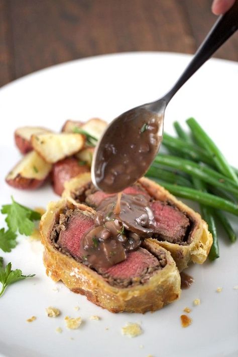 Adding red wine mushroom sauce over individual beef wellington serving | jessicagavin.com Sauce For Beef Wellington, Sauce For Beef, Red Wine Mushroom Sauce, Individual Beef Wellington, Mignon Steak, Mushroom Sauce Recipe, Filet Mignon Steak, Beef Wellington Recipe, Beef Fillet