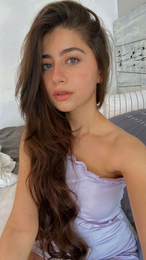 Stories • Instagram Aditi Bhatia, Hourglass Dress, Hair Color Light Brown, Light Hair Color, Green Hair, Stories Instagram, Eye Color, Bollywood Actress, Body Shapes