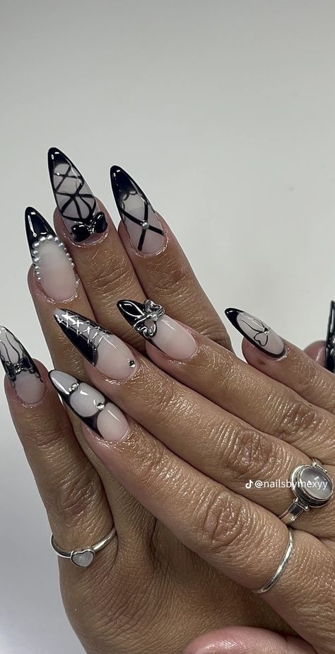 Black Swan Nails Ideas, Black Nails Pointy, Goth Almond Nails, Black And White Pointy Nails, Black Claw Nails Design, Black Swan Nails, Bat Stilleto Nails, Goth Sharp Nails, Swan Nails