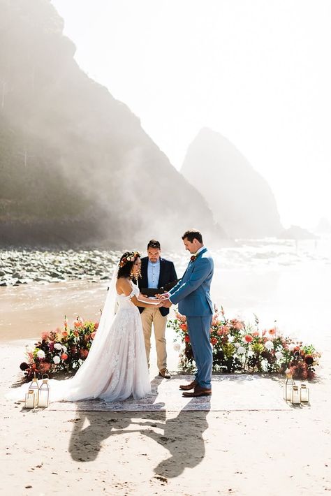 Oregon Coast Micro Wedding, Oregon Beach Wedding, Dream Elopement, Coastal Elopement, Small Beach Weddings, Oregon Coast Wedding, Wedding Venues Oregon, Wedding Alters, Coast Elopement