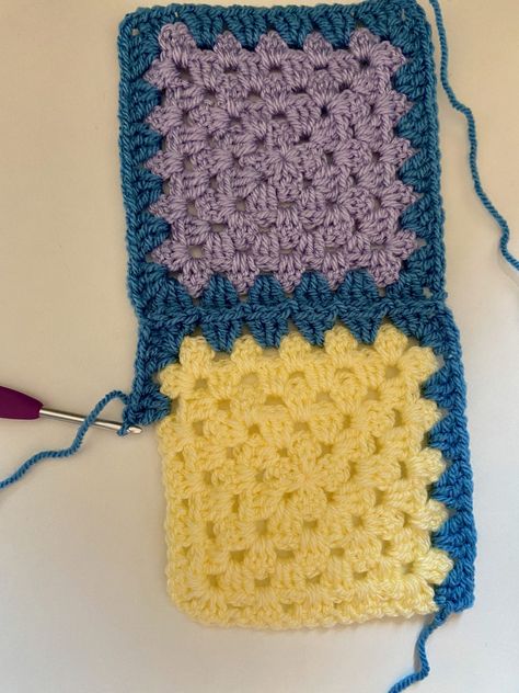 Granny Square Connecting, How To Attach Granny Squares Together, Joining Granny Squares Crochet, Crocheting Blanket, Crochet Swirl, Joining Crochet Squares, Joining Granny Squares, Crochet Square Blanket, Granny Square Crochet Patterns Free