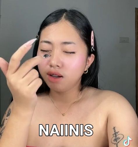 naiinis napipikon Filo Humor, Mood Meme, Filo Memes, Face Meme, Sticker Inspo, Tagalog Quotes Funny, Filipino Funny, Tagalog Quotes, Reaction Face