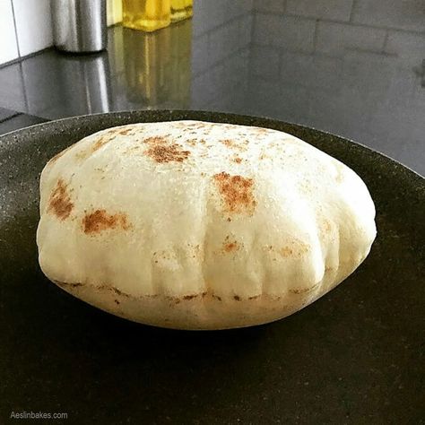 Turkish Puff Bread, Turkish Flat Bread Recipes, Turkish Milk Bread, Sourdough Bread Machine, Turkish Flat Bread, Turkish Street Food, Flat Bread Recipe, Dash Diet Plan, Food For Diabetics