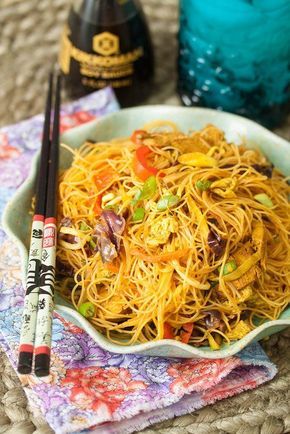 Singapore Mei Fun Recipe, Mei Fun Recipe, Mai Fun, Street Noodles, Mei Fun, Singapore Recipes, Singapore Street, Wok Recipes, Singapore Noodles