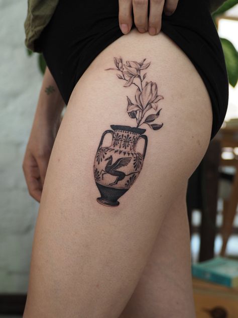 #tattoo #tattooideas #tattoofloral #floraltattoo #pegasustattoo #tattooart Greek Jar Tattoo, Hercules Vase Tattoo, Greek Urn Tattoo, Ancient Greek Vase Tattoo, Greek Pot Tattoo, Amphora Tattoo, Greek Vase Tattoo, 3rl Tattoo, Pegasus Tattoo