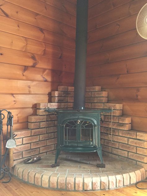 I love the wall Fireplace Hearth Stone, Wood Burning Stove Corner, Corner Wood Stove, Wood Stove Surround, Stove Hearth, Wood Stove Hearth, Wood Stove Wall, Hearth Stone, Wood Heat