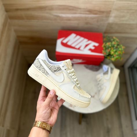 Airforce 1 Big Bang Chunky Lace . . . . #shoes #likeforlikes #luxurylifestyle #trendingpost #shoesaddict #nike #airforce1 Nike Airforce1, Lace Shoes, August 15, Big Bang, Air Force 1, Bigbang, Luxury Lifestyle, Air Force, Bangs