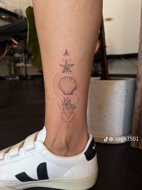 Seashell Mandala Tattoo, Starfish And Shell Tattoo, Coral Reef Tattoo Ideas, Reef Tattoo Design, Small Coral Tattoo, Seashell Back Tattoo, Corals Tattoos, Costal Tattoos, Seaglass Tattoo