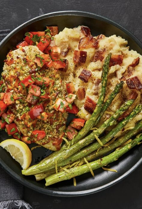 Mashed Potatoes And Asparagus, Hello Fresh Chicken, Hello Fresh Dinners, Homechef Recipes, Potatoes And Asparagus, Chicken Bruschetta Recipe, Bacon Mashed Potatoes, Recipe With Bacon, Gourmet Chicken