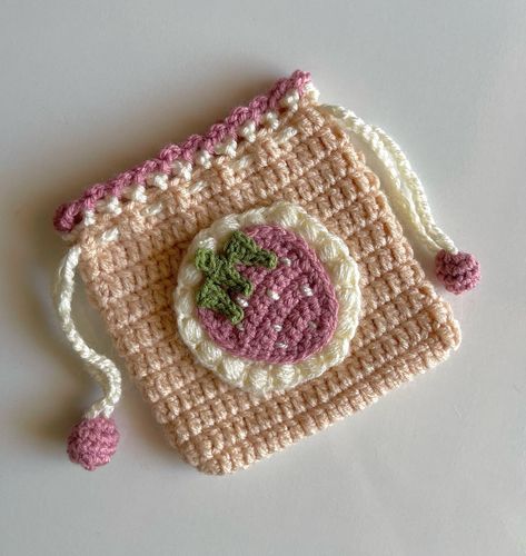 Crochet Pouch Pattern, Pouch Crochet, Crochet Mobile, Crochet Strawberry, Crochet Pouch, Crochet Shop, Mobile Cover, Mini Pouch Crochet, Strawberry Drawstring Bag