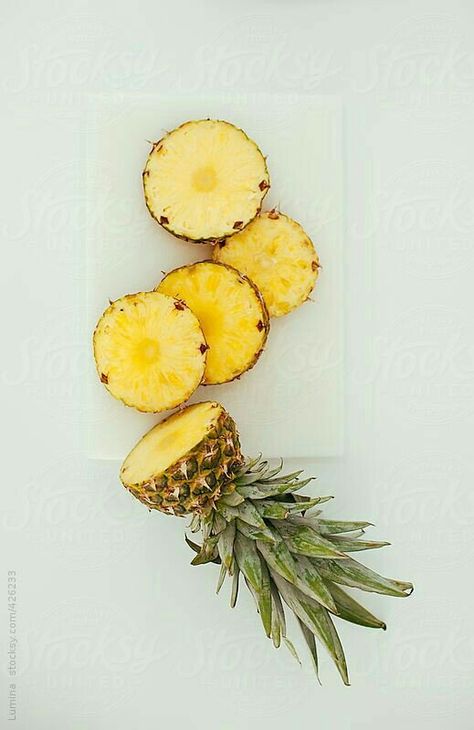 Pineapple Benefits, Brown Spots Removal, Photo Food, Fruit Photography, Natural Detox, Fruit And Veg, Natural Forms, Fruit Smoothies, Healthy Nutrition