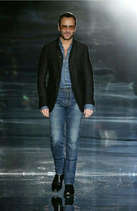 Perfection Tom Ford Casual, Best Tuxedo, Fitted Suits, Tom Ford Jeans, Cool Tuxedos, Tom Ford Designer, Denim Outfit Men, Tom Ford Fashion, Bald Men Style