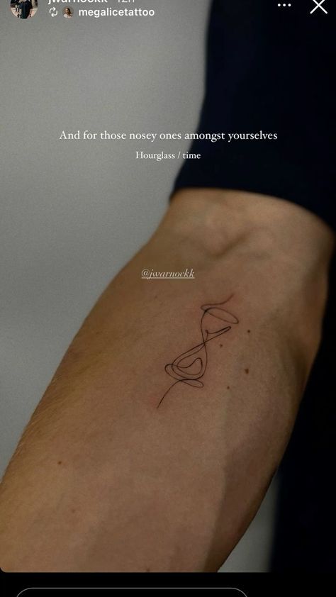 Hourglass Time Tattoo, Small Tattoo Unique, Intelligent Tattoo Ideas, Men Minimalistic Tattoo, Abstract Hourglass Tattoo, Men Fineline Tattoo, Perfect Timing Tattoo, Determination Tattoo Ideas, Telepathy Tattoo