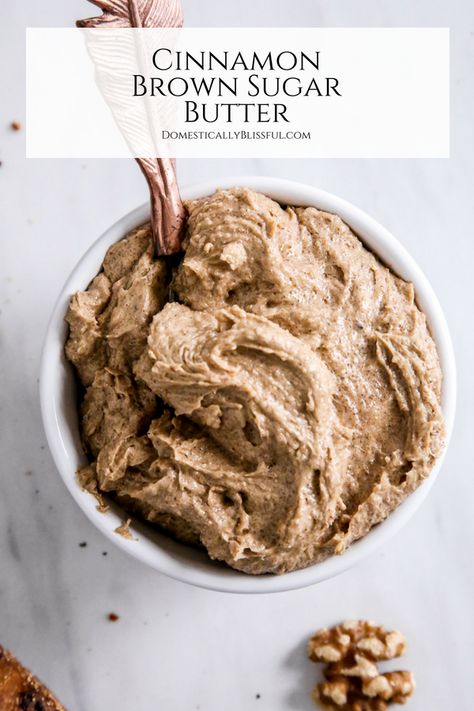 Cinnamon Brown Sugar Butter - Domestically Blissful Fall Bread, 3 Ingredient Recipe, Flavored Butter Recipes, Butter Recipes Homemade, Compound Butter Recipe, Brown Sugar Butter, Baked Sweet Potatoes, Flavored Butter, Sweet Butter