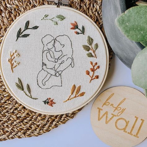 Little Pine Company | Line Portrait | Family Portrait | Embroidery Hoop | Custom Family | Wedding Gift | Mother’s Day Gift Embroidery Family Name, Mother’s Day Embroidery Ideas, Embroidery Portrait Simple, Motherhood Embroidery, Embroidery Template Modern, Family Embroidery Ideas, Embroidery Family Portrait, Baby Embroidery Hoop, Mother Embroidery