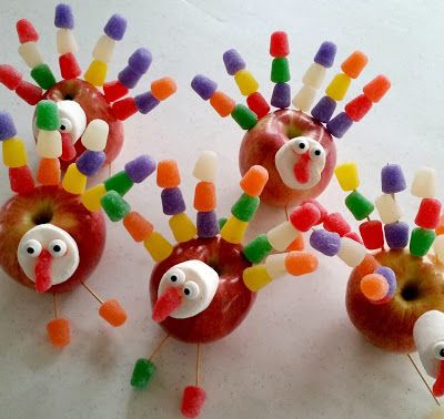 Fall Edible Crafts For Kids, Turkey Food Craft, Apple Turkey Craft For Kids, Edible Turkey Crafts For Kids, Thanksgiving Edible Crafts For Kids, Fall Food Crafts For Kids, Thanksgiving Snacks For Kids Preschool, Turkey Snacks For Kids, Thanksgiving Food Crafts For Kids