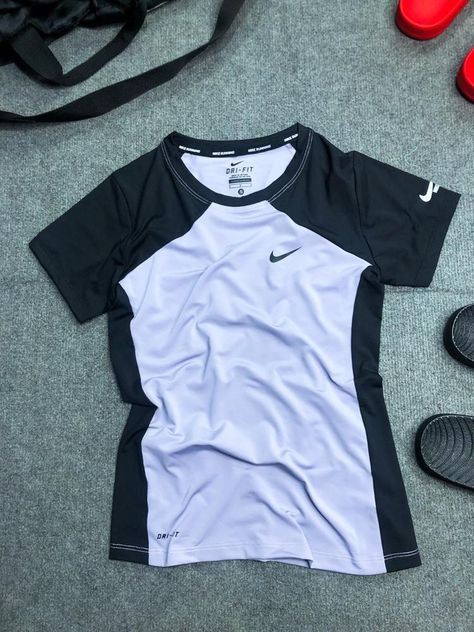 Tshirt Nike, Zip Up Pullover, Nike Half Zip, Gymwear Outfits, Fitness Wear Outfits, Sport Shirts, Volleyball Outfits, Sportswear Fashion, Looks Street Style