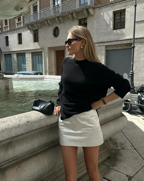 5 Classic Outfits Everyone Will Wear This Summer | Who What Wear UK Classic Summer Outfits, Summer Office Outfits, Estilo Indie, Skandinavian Fashion, Professional Outfits Women, Chique Outfits, Business Casual Outfits For Work, Miniskirt Outfits, Looks Street Style